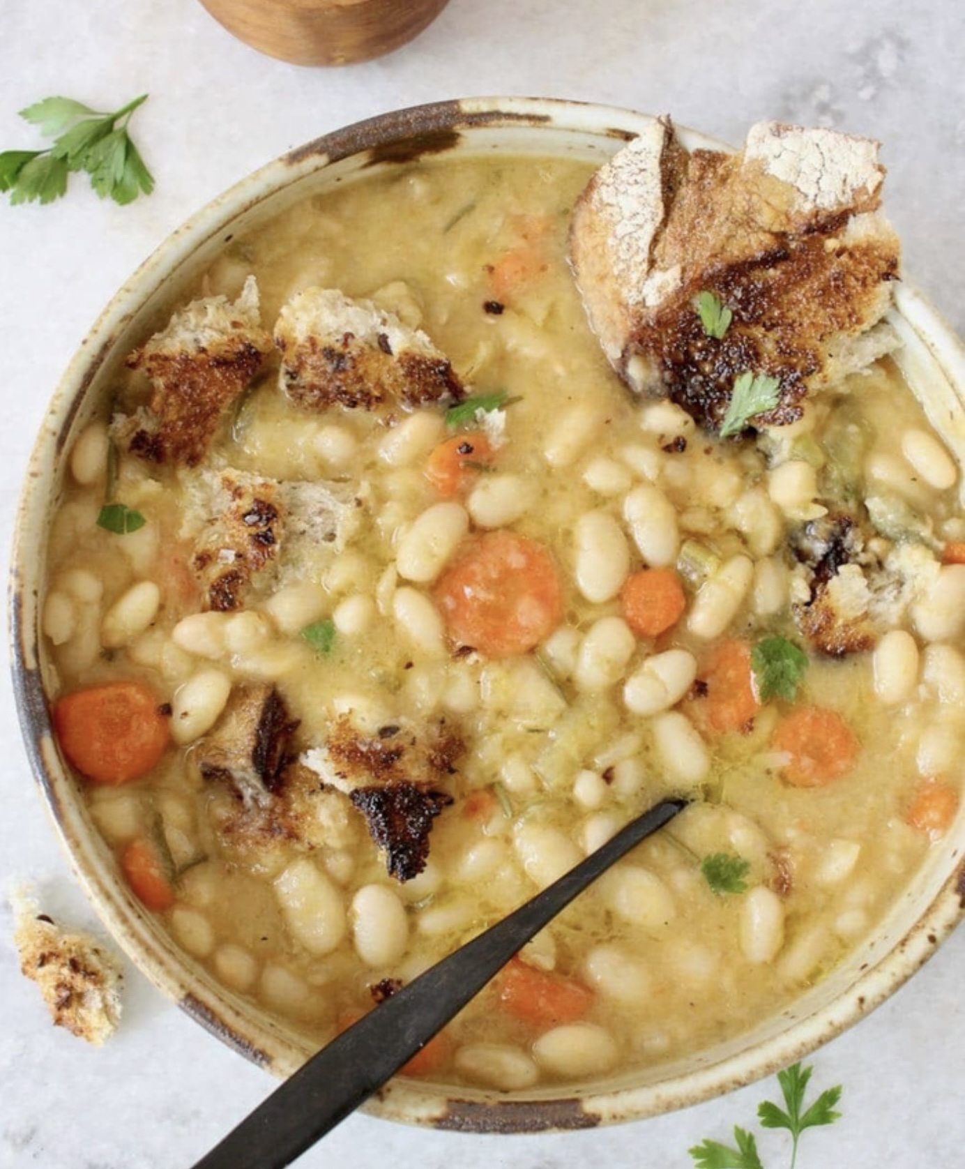 HEALTHY DECEMBER RECIPE: COZY CHICKEN & WHITE BEAN WINTER STEW
